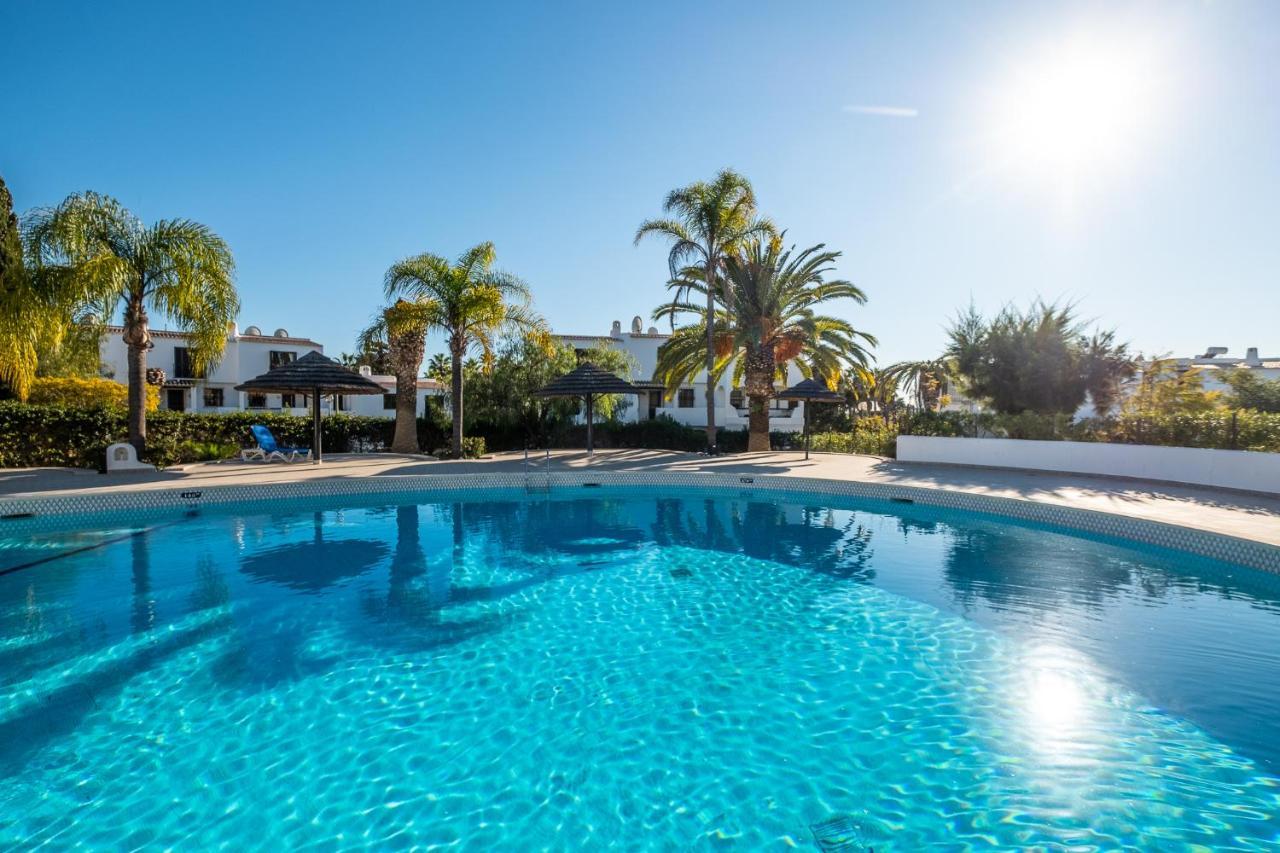 Apartamento - Sleep 5 - Pool - Free Wi-fi - Air Con Albufeira