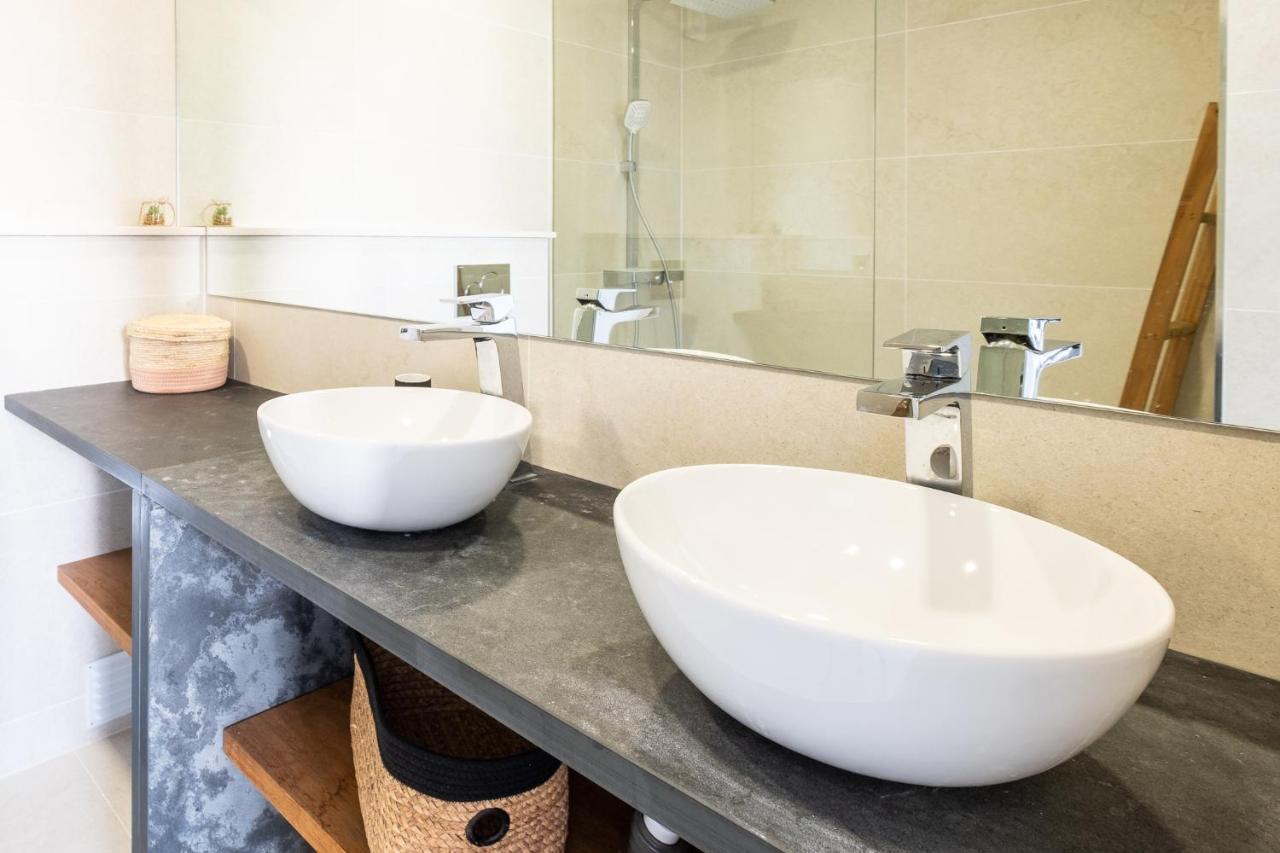 - Sleep 5 - Pool - Free Wi-fi - Air Con Apartamento *