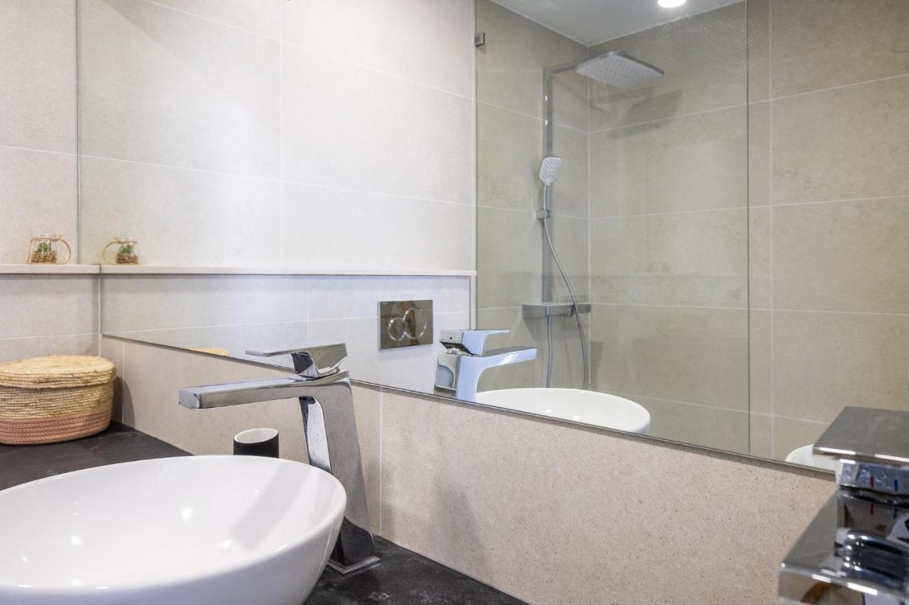 - Sleep 5 - Pool - Free Wi-fi - Air Con Apartment Albufeira