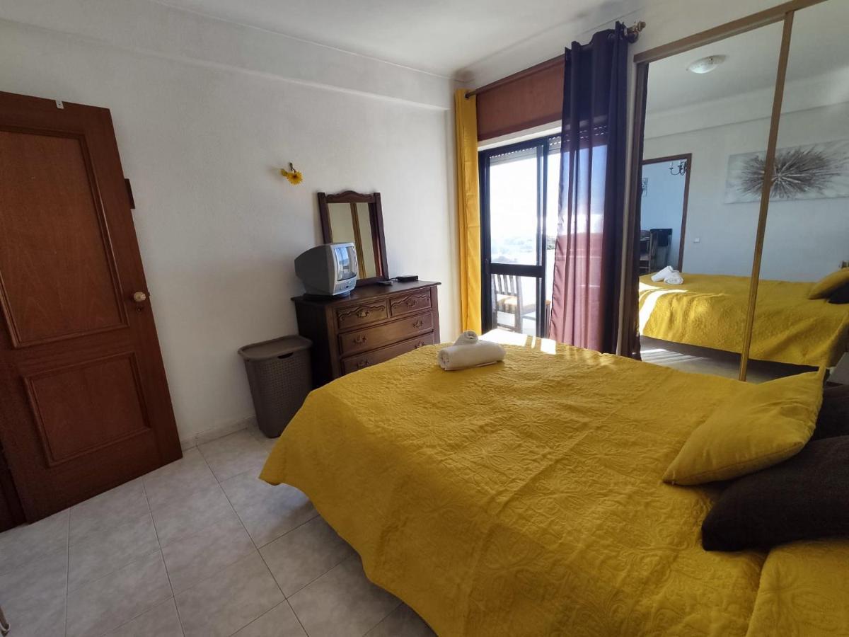 3 Torre Sol 4 - Casas & Papeis * Armacao de Pera