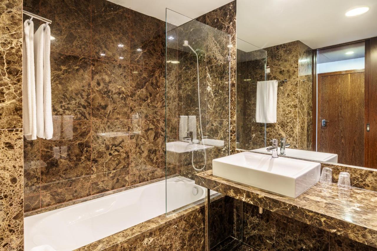 - Hotel, Termas & Monte Real