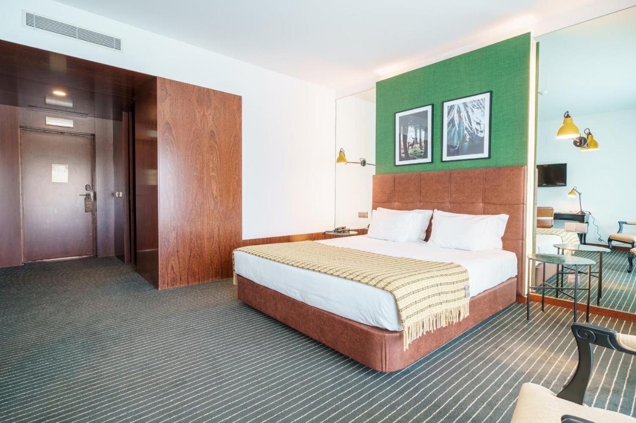 - Hotel, Termas & Hotel Monte Real