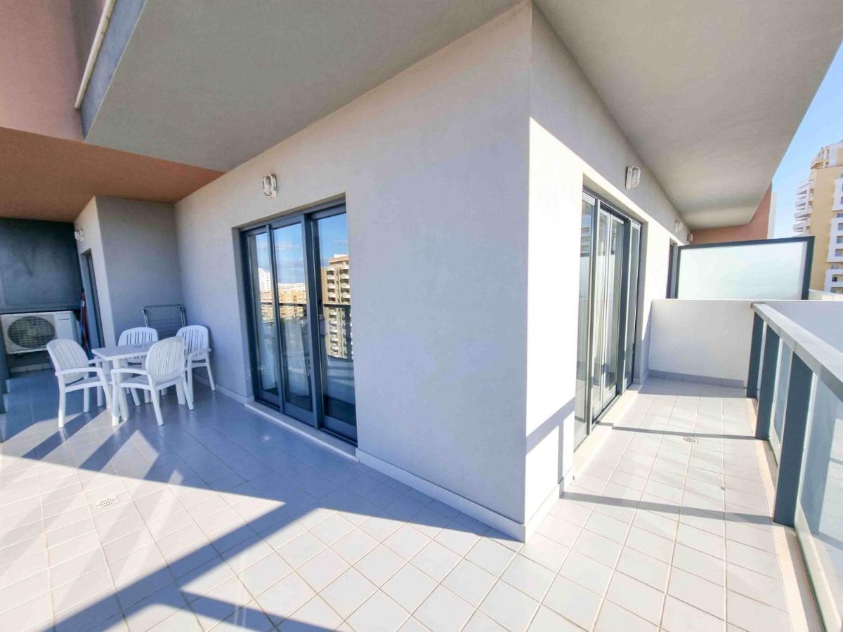 Rocha Tower Sunset Apartment *
