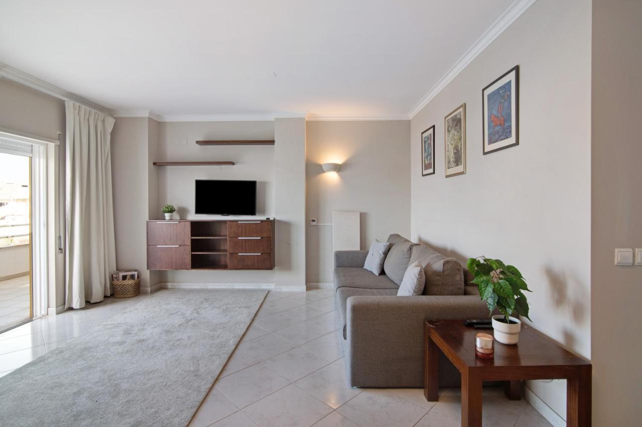 3 Bedroom Apartment *