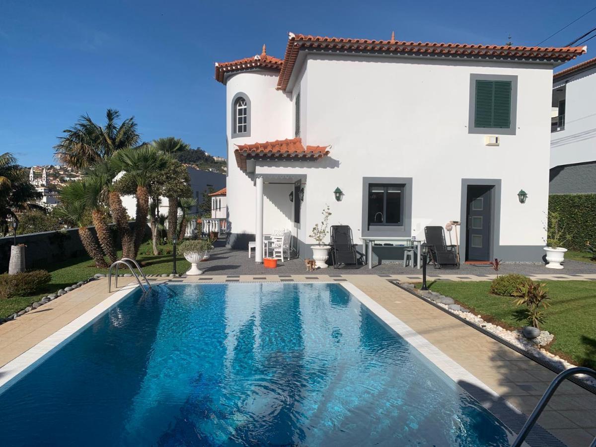 Funchal Apt- Sleeps 2 - Pool & Parking - Madeira Appartement Funchal (Madeira)