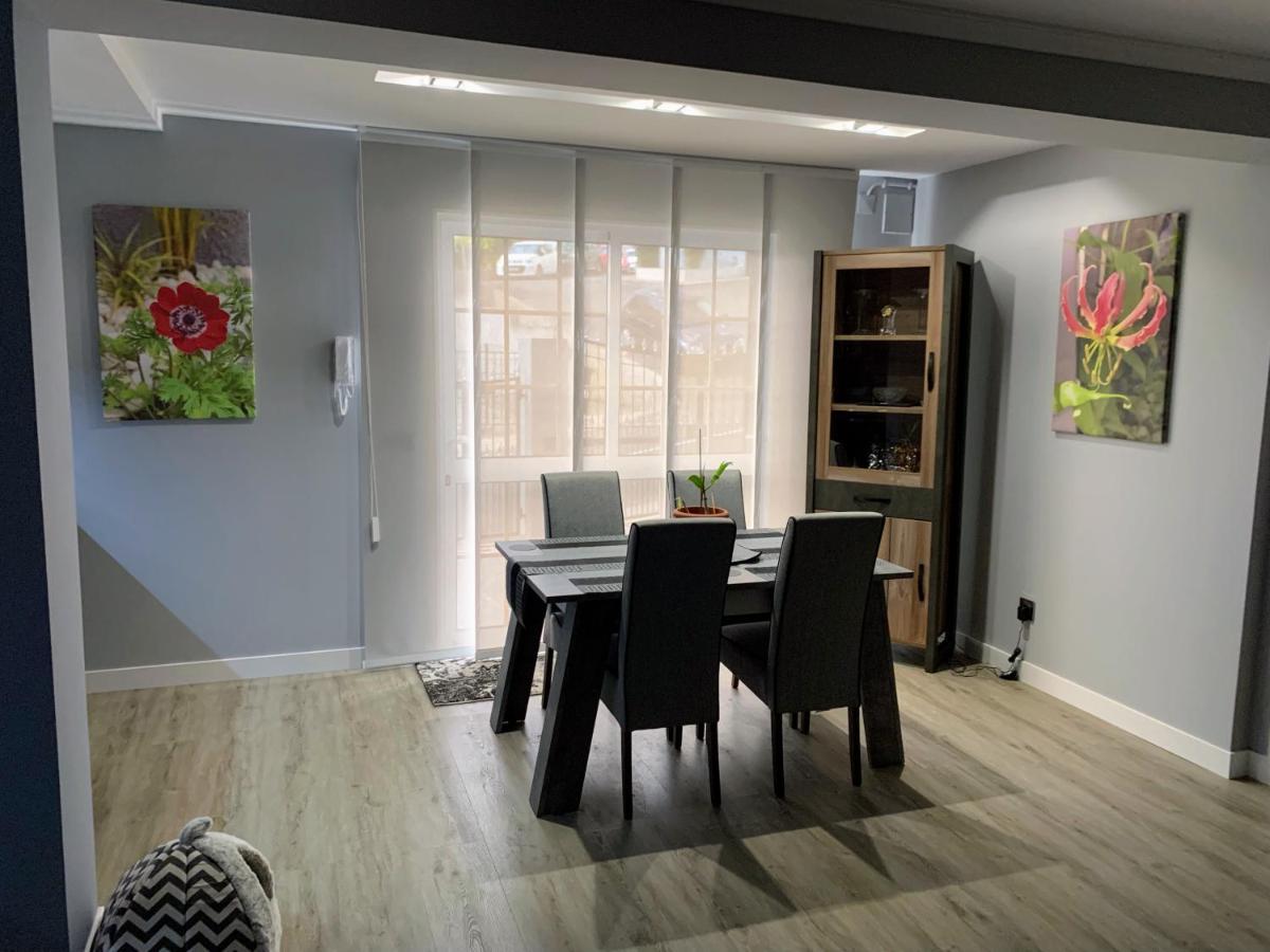 Funchal Apt- Sleeps 2 - Pool & Parking - Madeira *