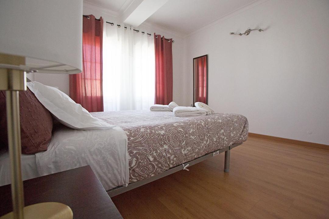 Waters House - Feel At Ir Our Sea Peniche