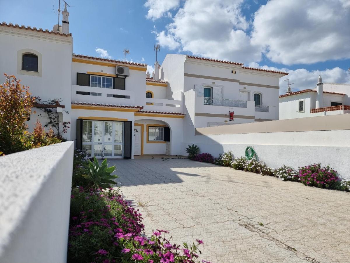 Moradia Perto Da Praia Holiday home