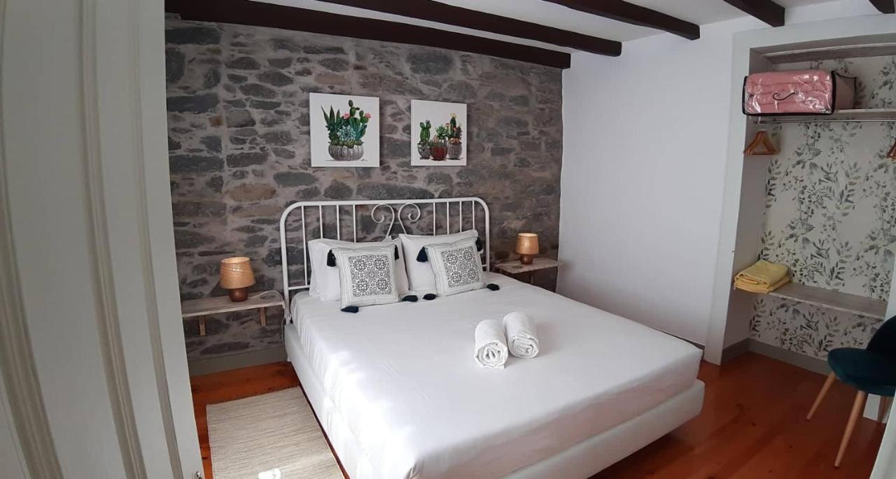 Casa Velha D Fernando E Casa Avo Augusta *
