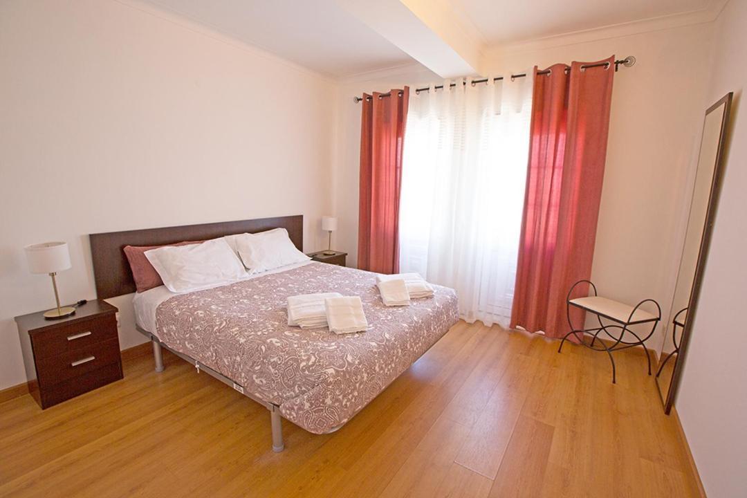 Waters House - Feel At Ir Our Sea * Peniche