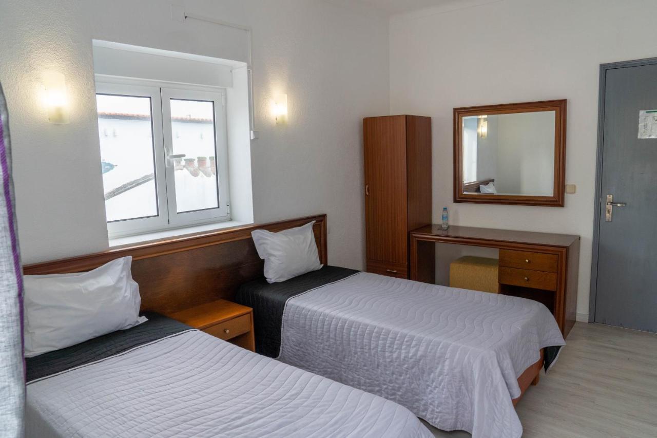 Soares Neto Bed & Breakfast Velas
