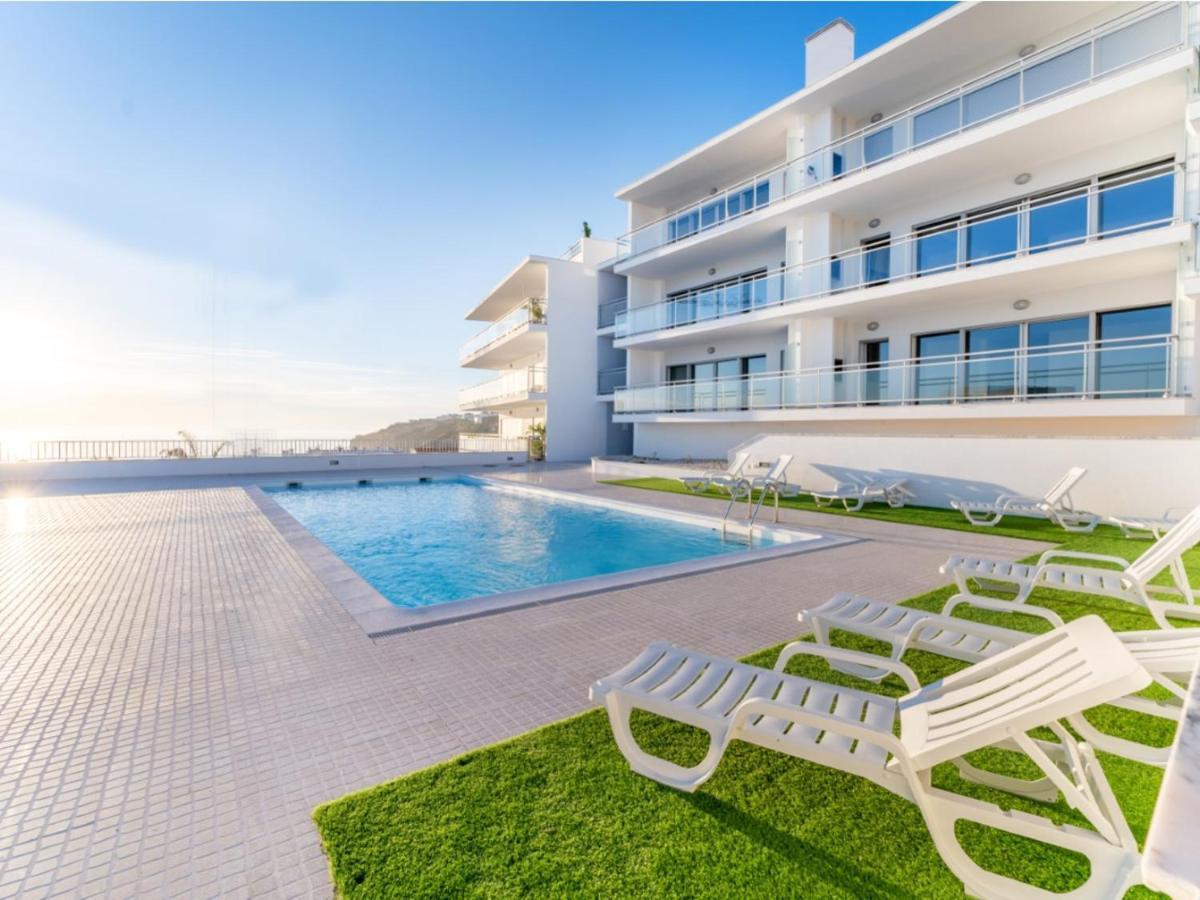 T3 Pelican Bay Apartment
