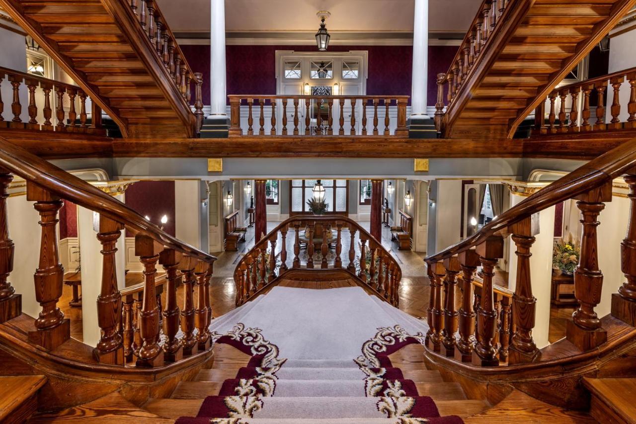 Palace Hotel 5*