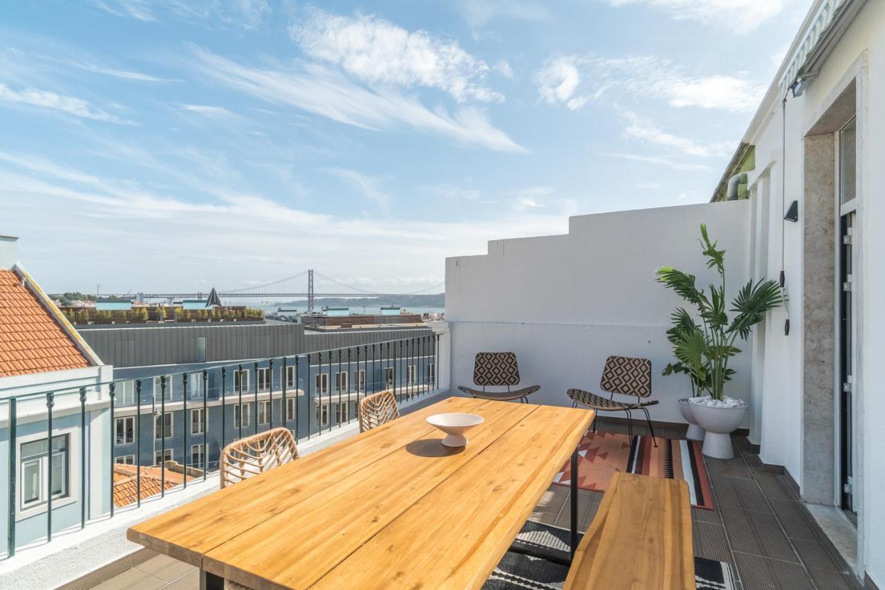 Apartment Casa Boma - Sunny With Private Balcony And Panoramic Bridge View - Ajuda I