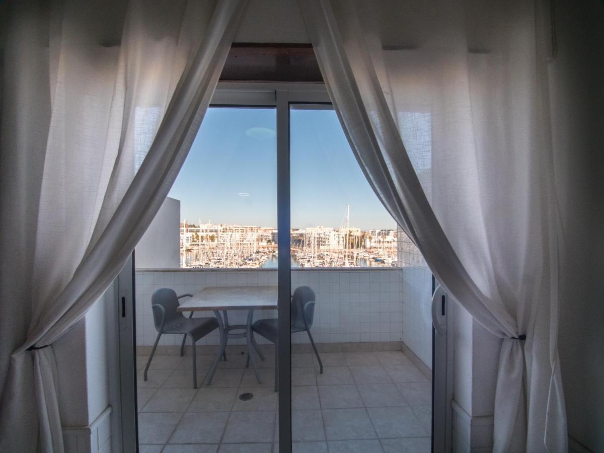 Marina View On Main Avenue Apartment