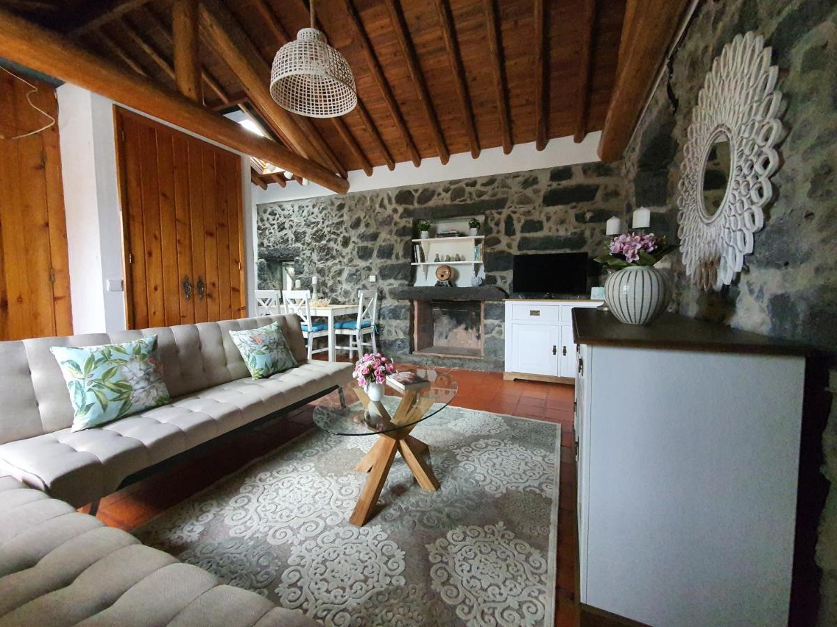 Casa Baleia A Vista * Sao Vicente Ferreira