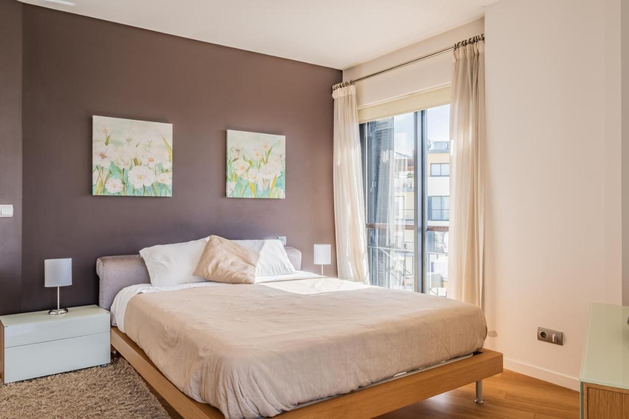 Modern Next To Forum Shopping, Near The Sea, Free Parking And Wifi Apartment *