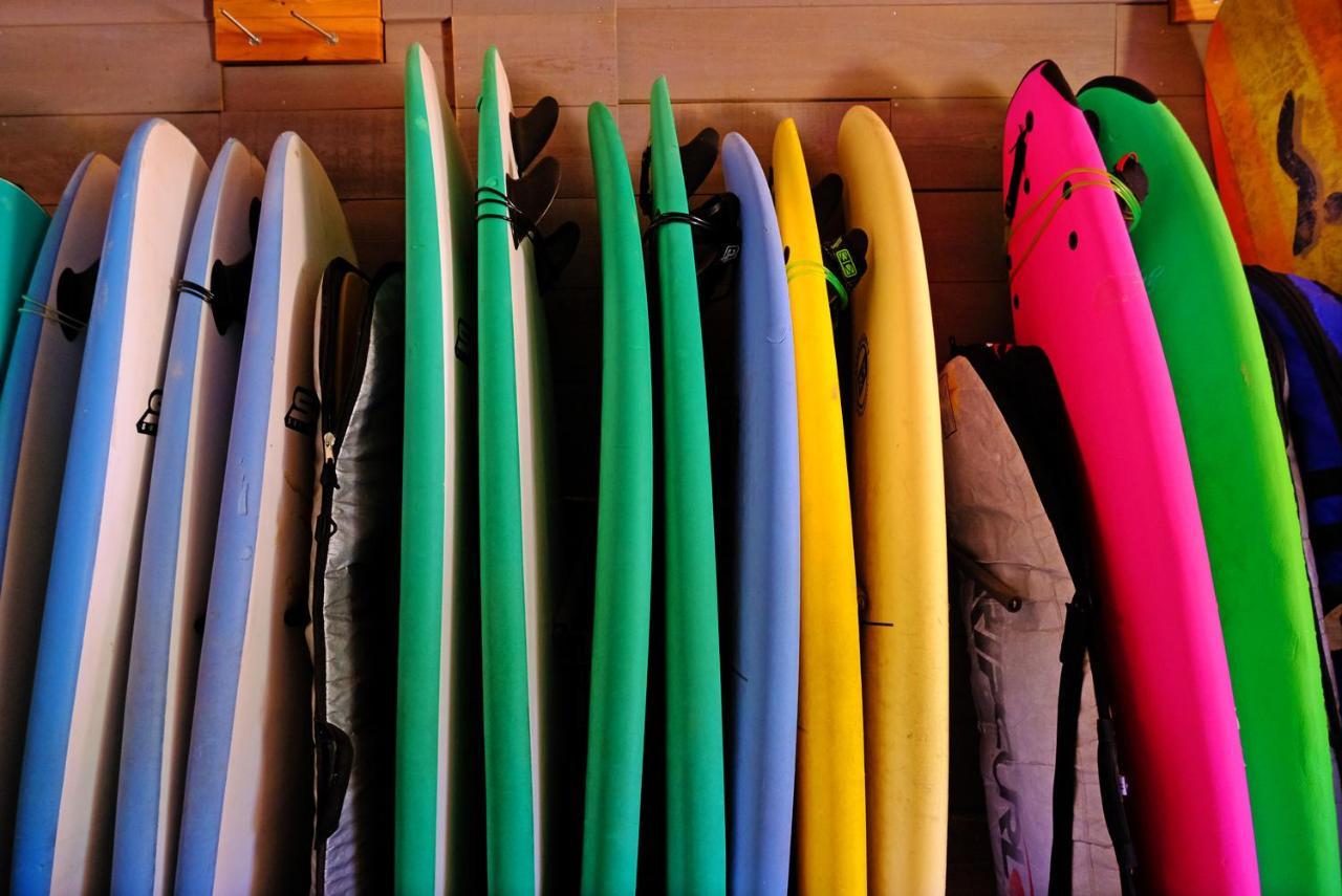 Hostel Freesurfcamp & *