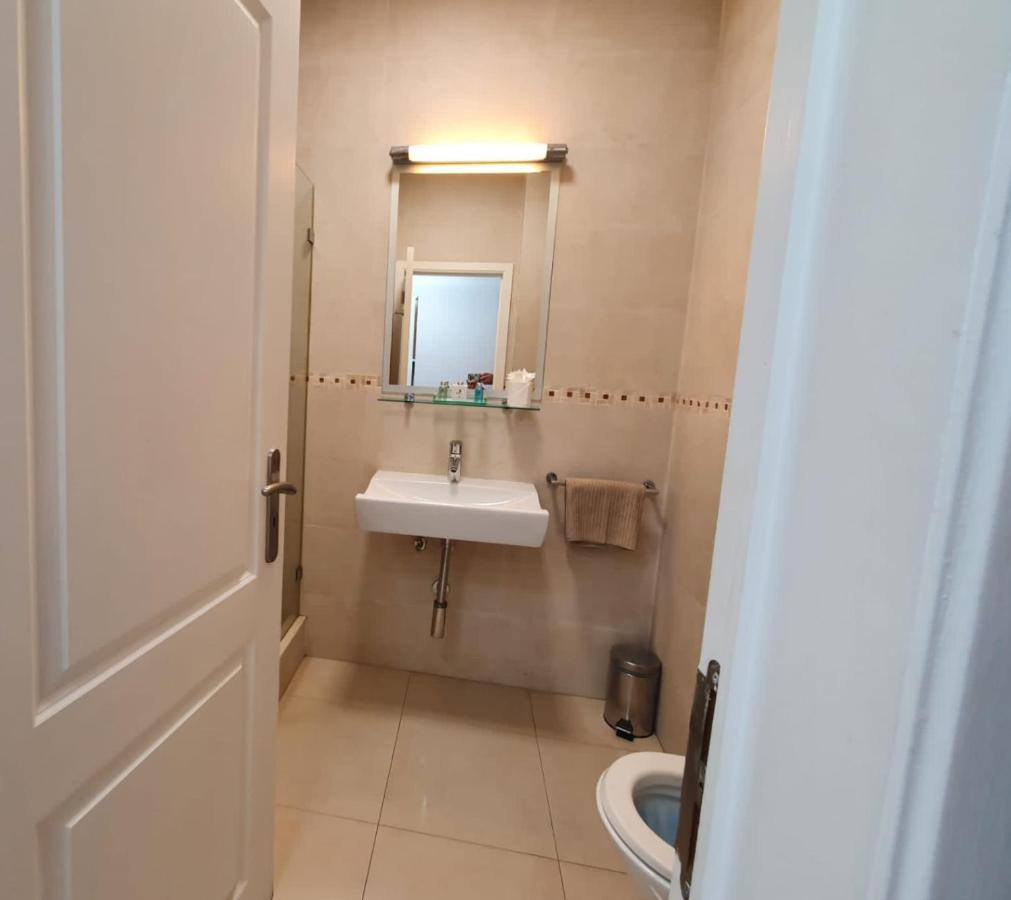 Main Avenue With Marina View Balcony Apartment *