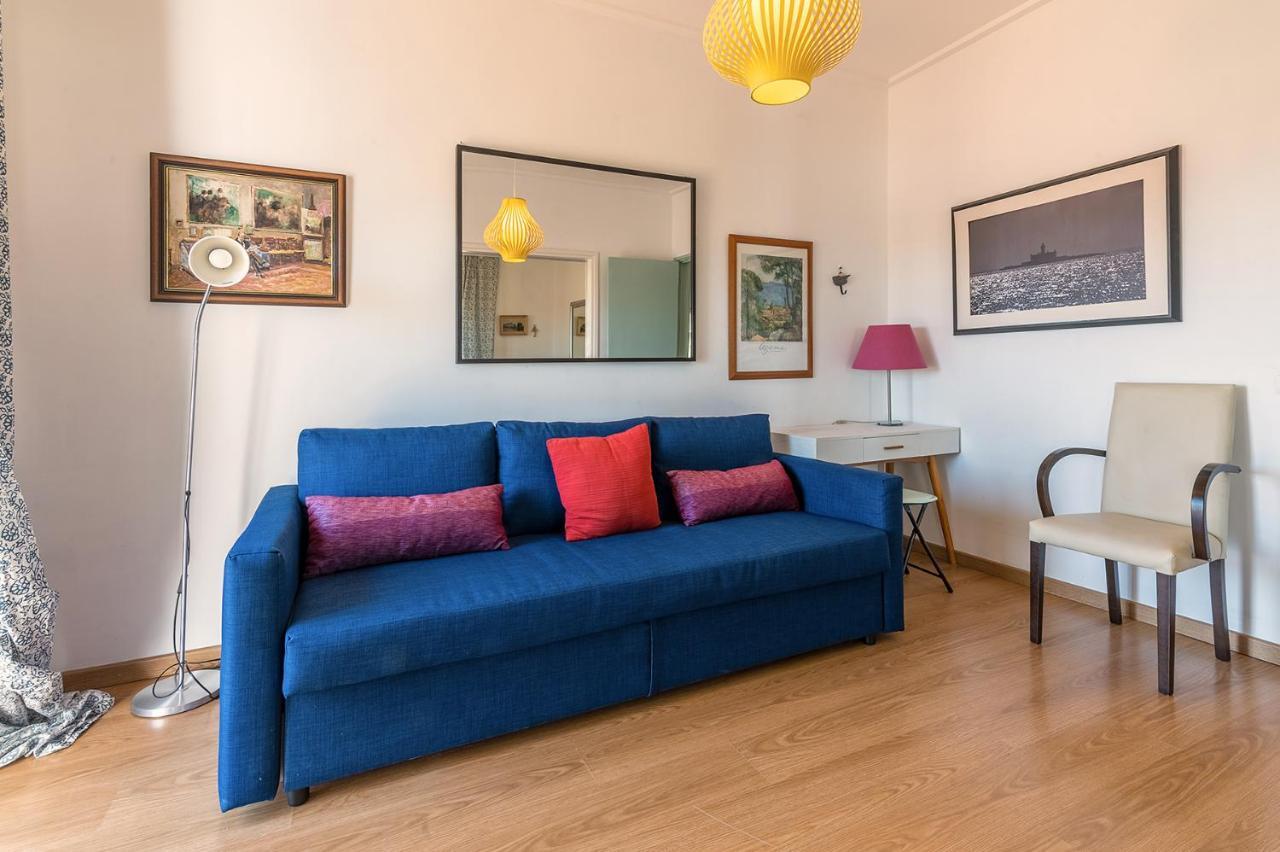 Paco De Arcos Apartment