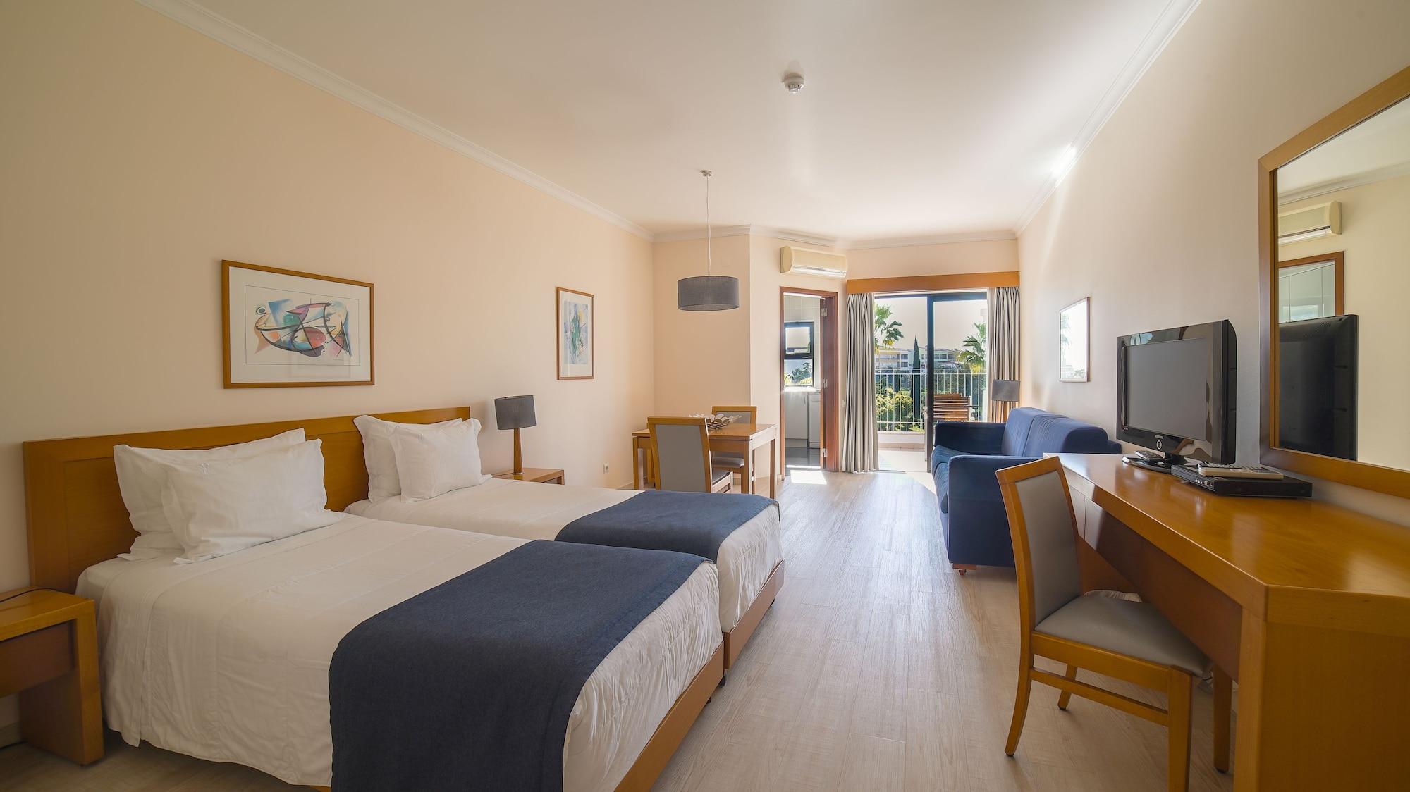 Petra Apartahotel 4*