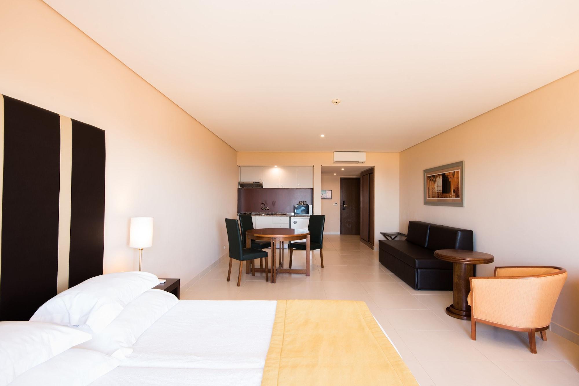 Gale Atlantico 4*