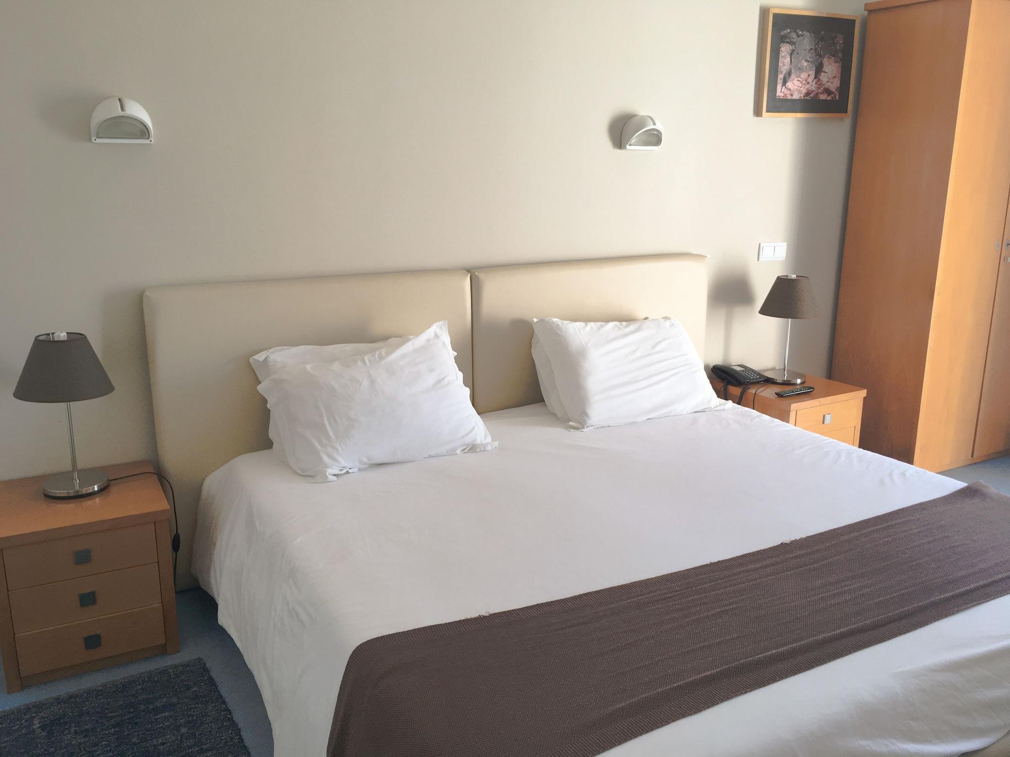 Wot Pinhalmar Hotel