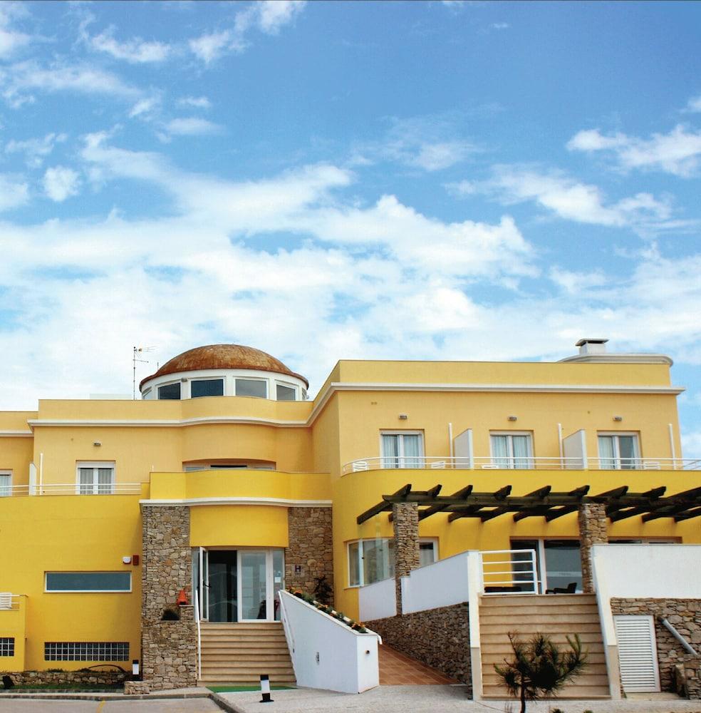 Wot Pinhalmar Hotel