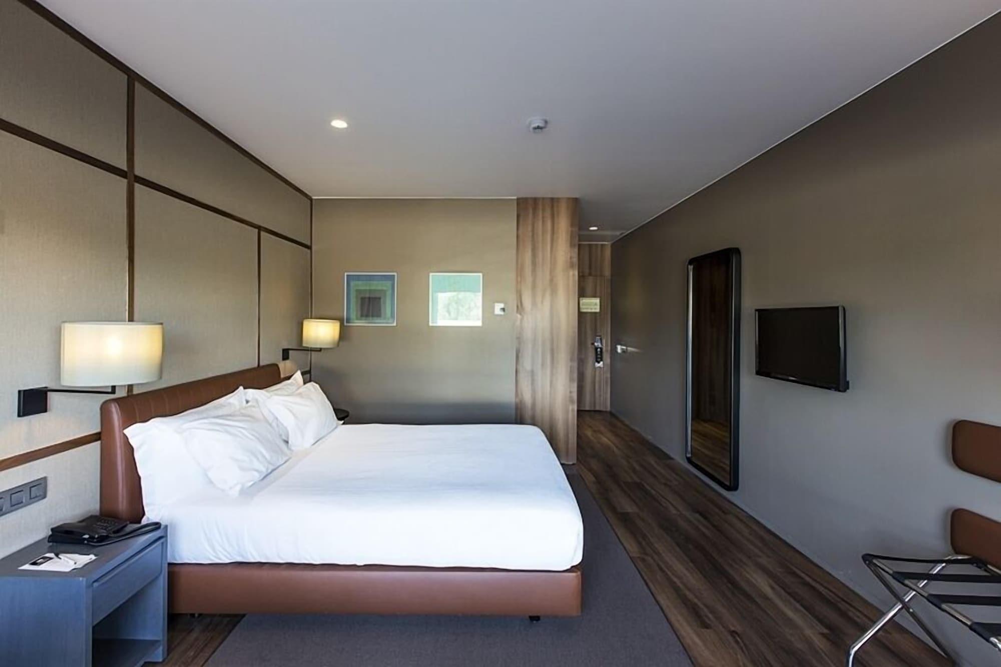 Hotel De Business & 4*