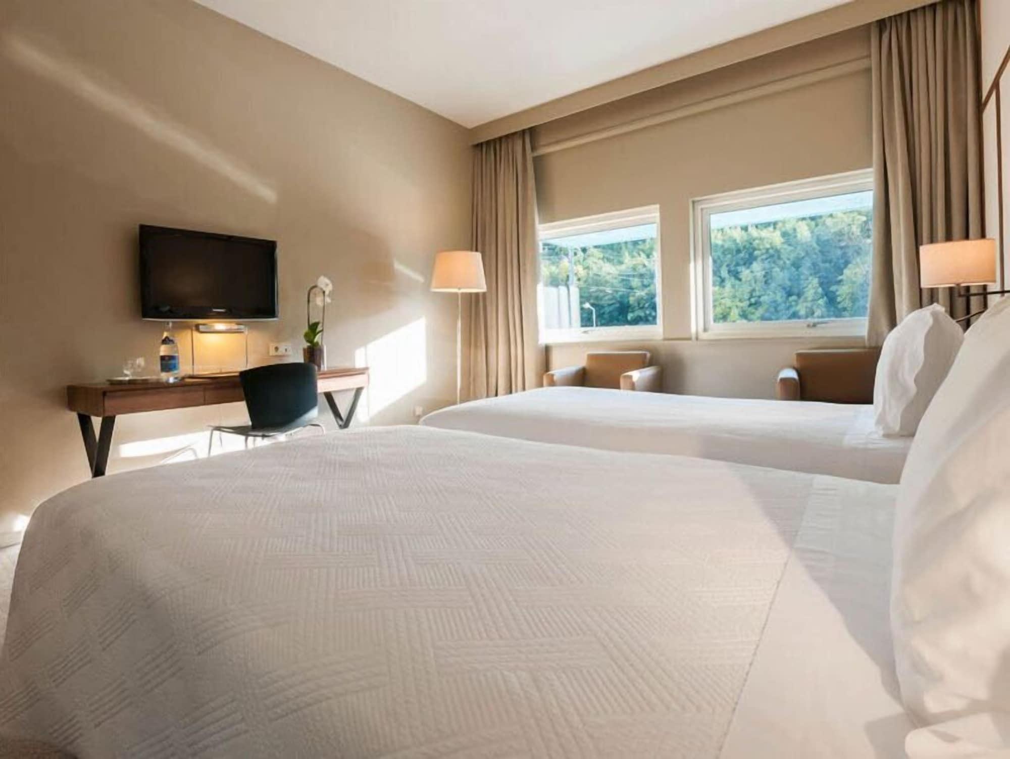 Hotel De Business & 4*