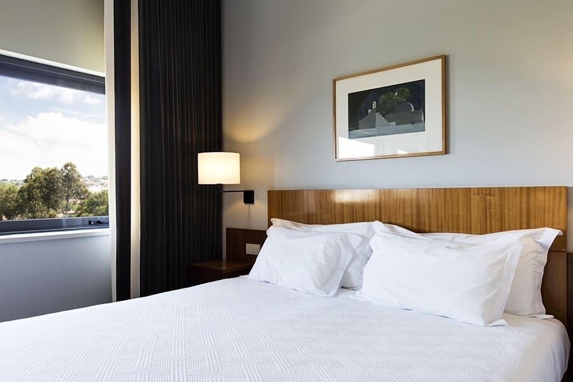 De Business & 4* Guimaraes