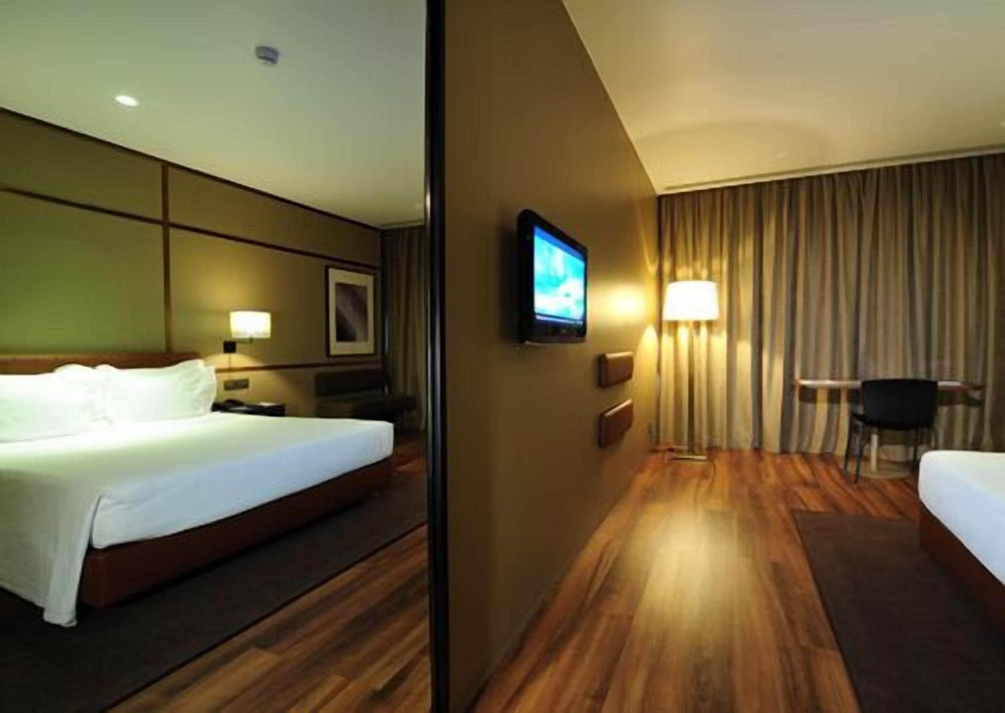 Hotel De Business &