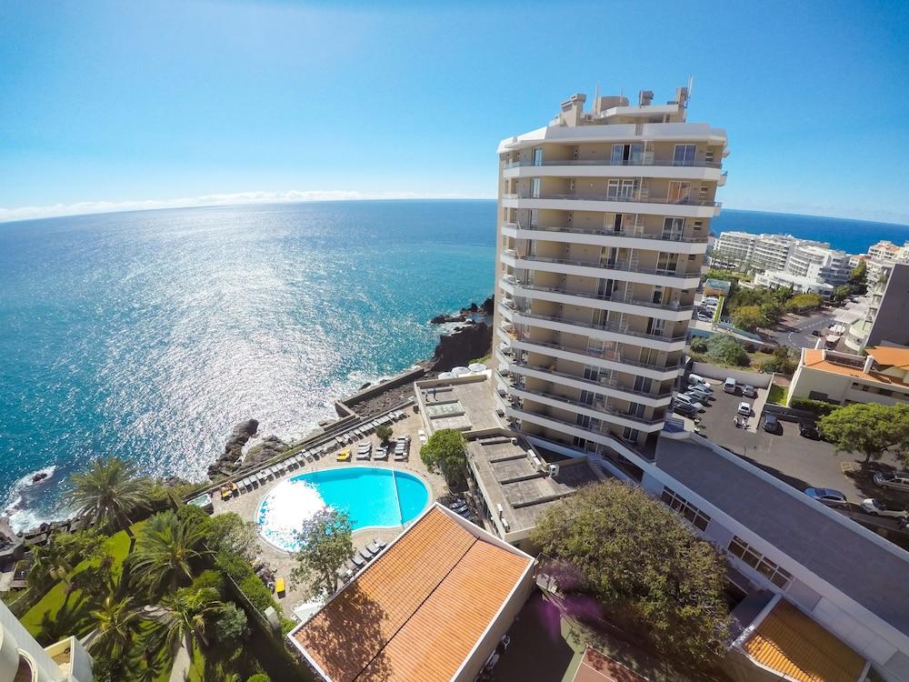 Duas Torres 4* Funchal (Madeira)