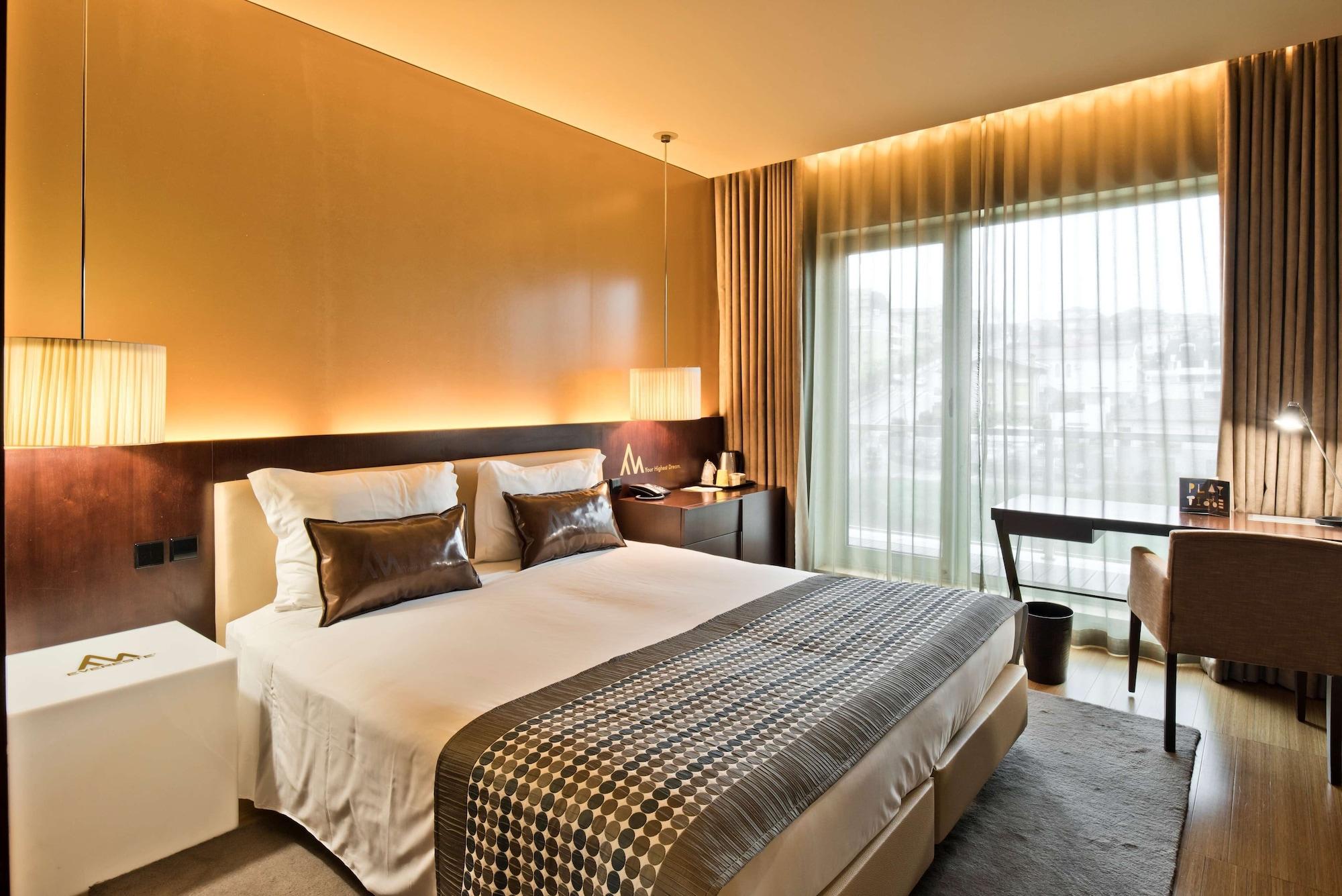 Golden Tulip São João da Madeira