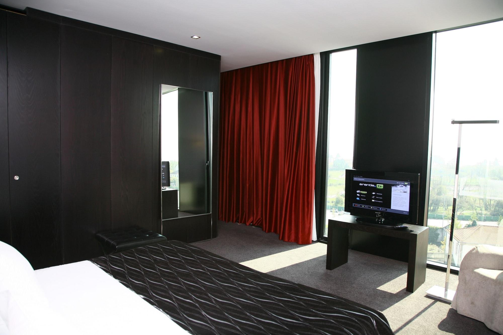 Axis Viana Business &