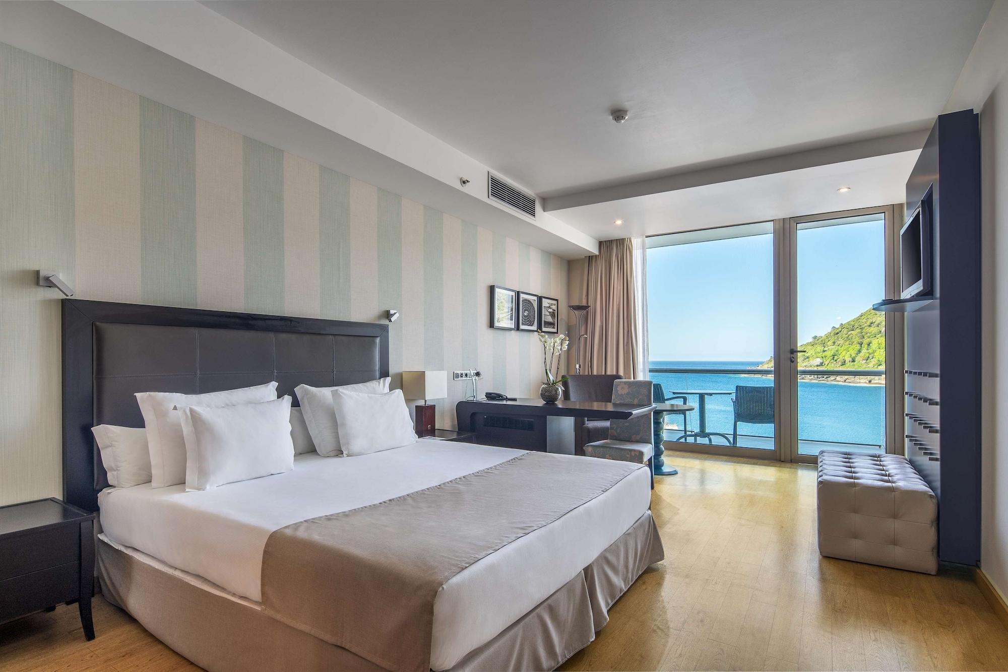 Hotel Angra Marina 5*