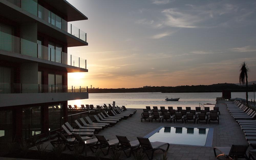 Agua Riverside
