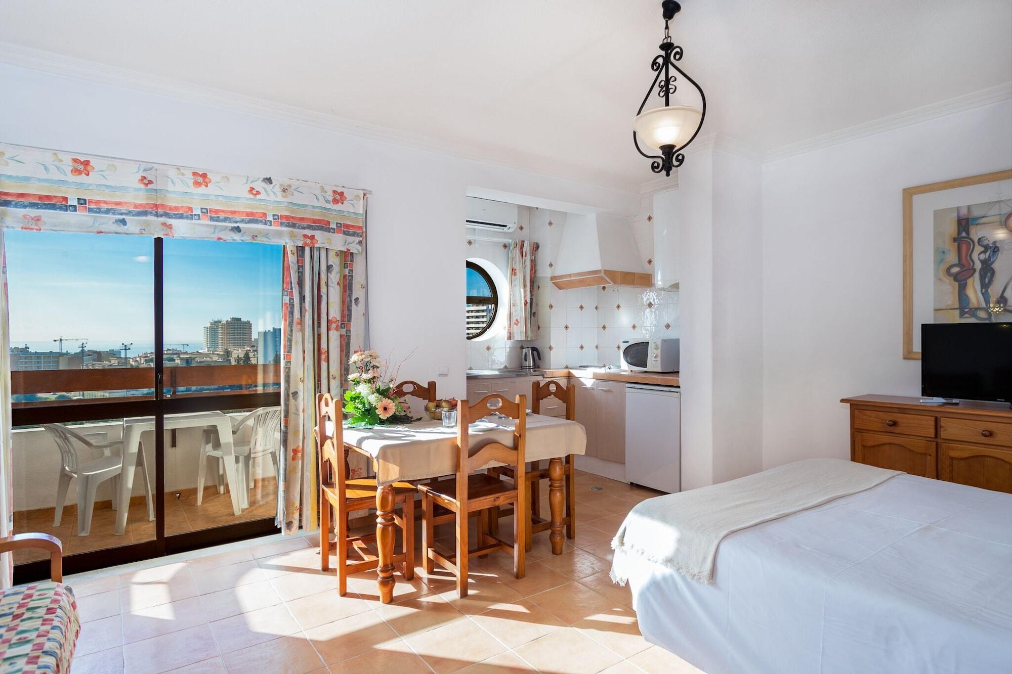 Aparthotel Mirachoro Portimao