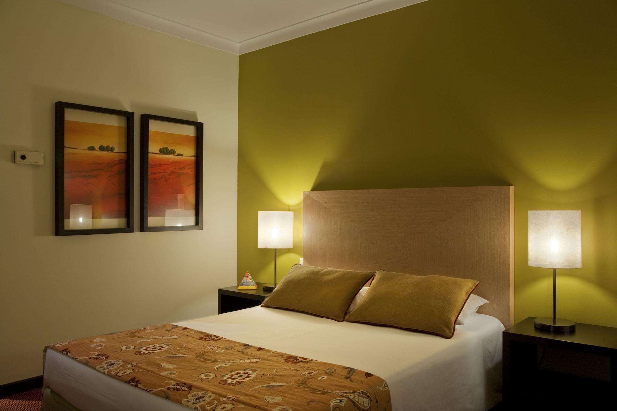 Evora Hotel Hotel 4*