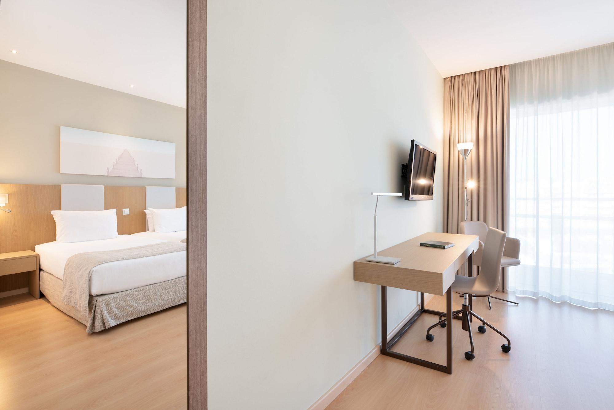 Eurostars Oasis Plaza Hotel 4*