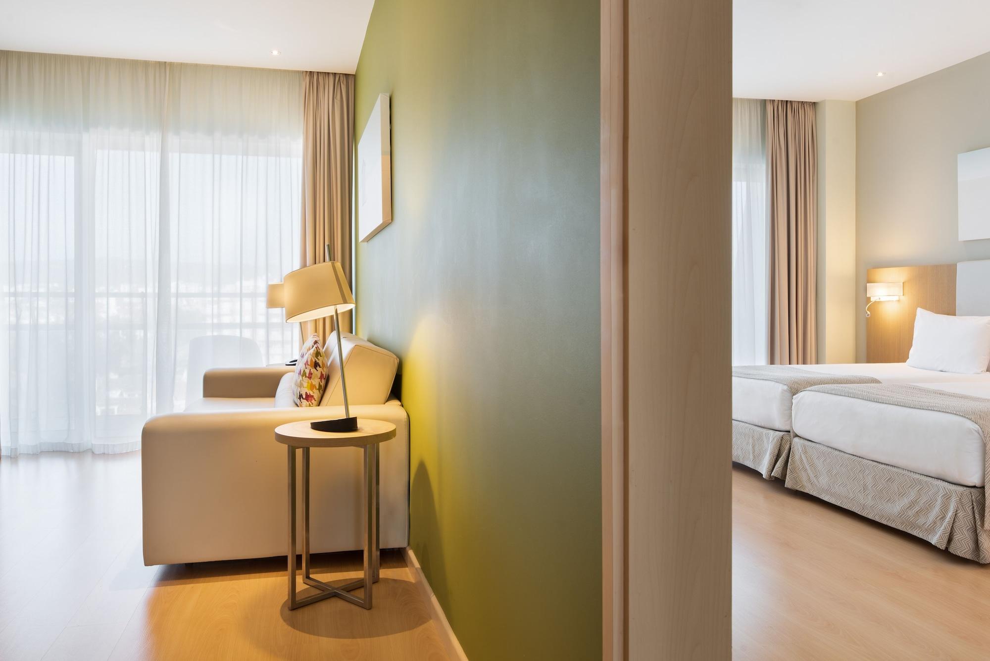 Eurostars Oasis Plaza Hotel 4*