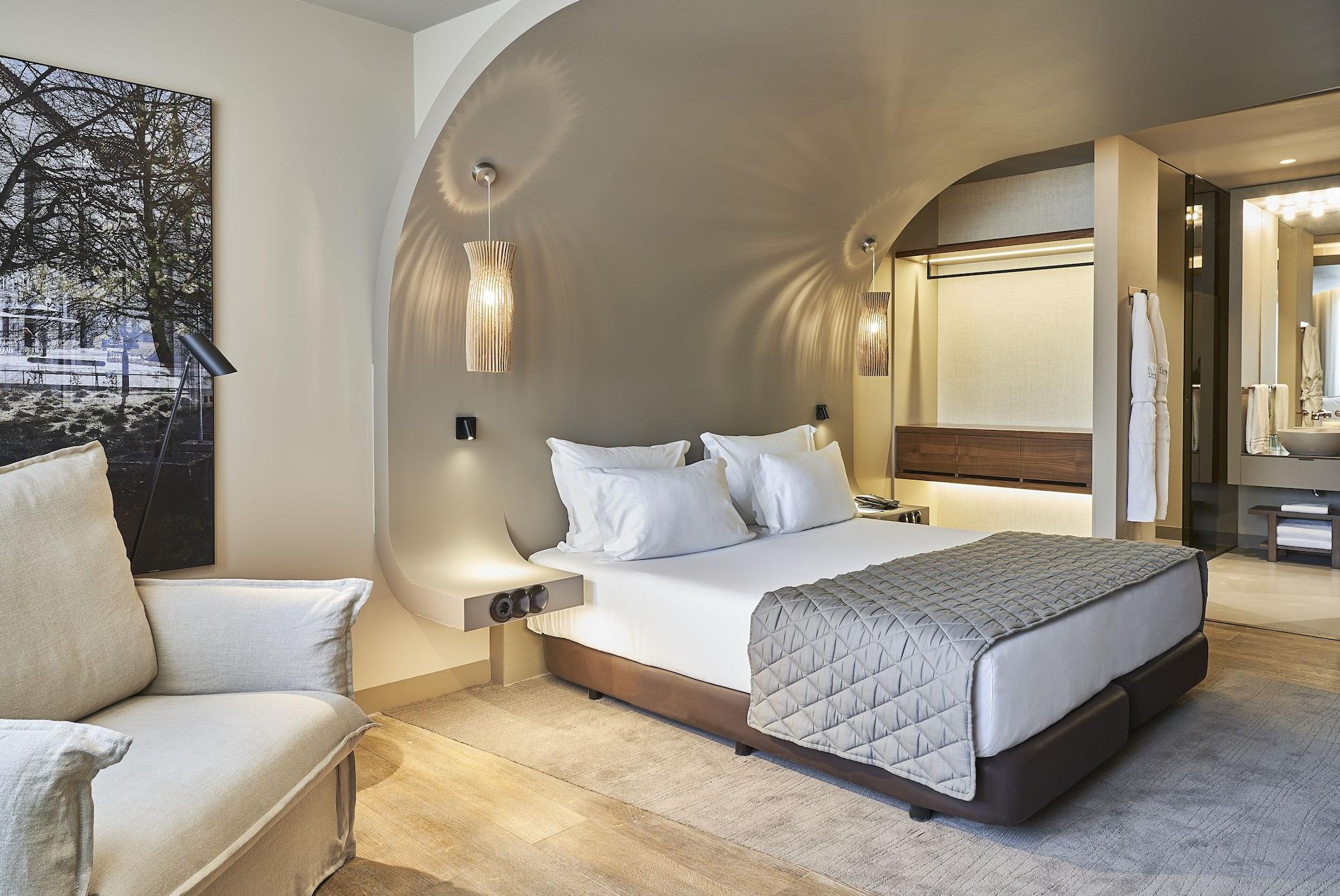 Portobay Teatro Hotel 4*