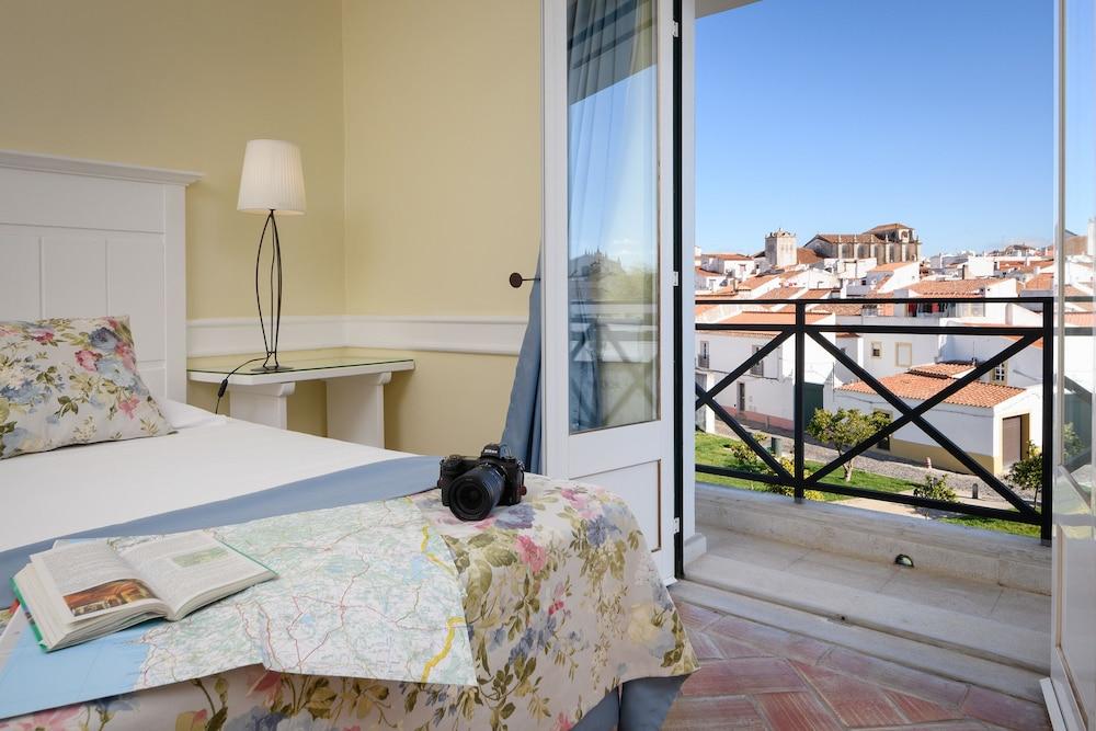 Hotel M'ar De Ar Muralhas 4*