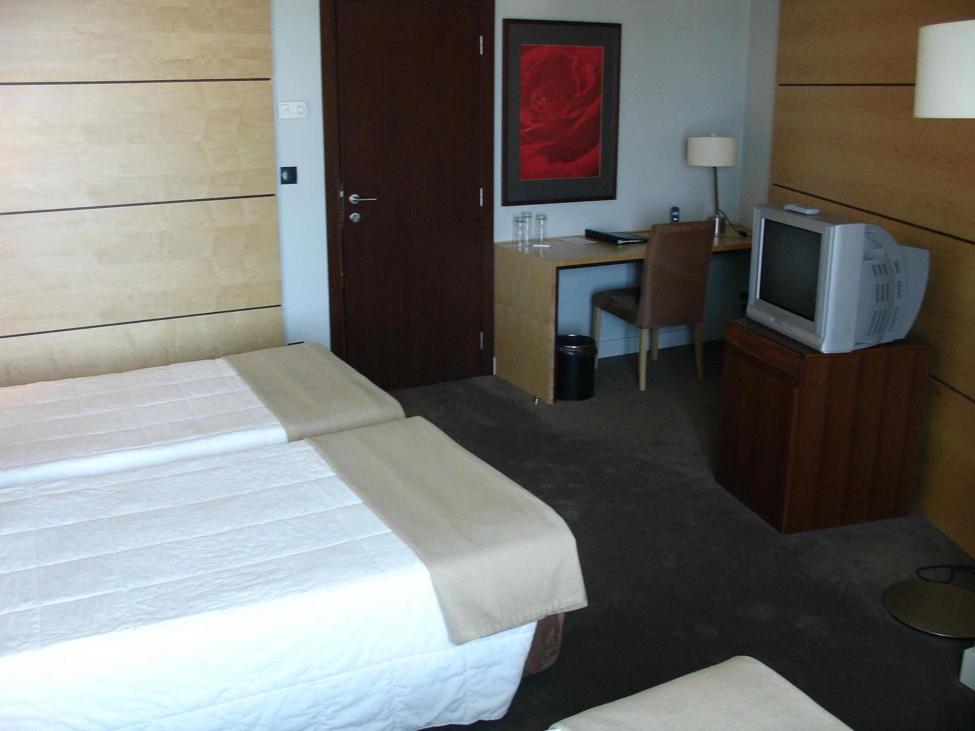 Vip Executive Azores Hotel 4*