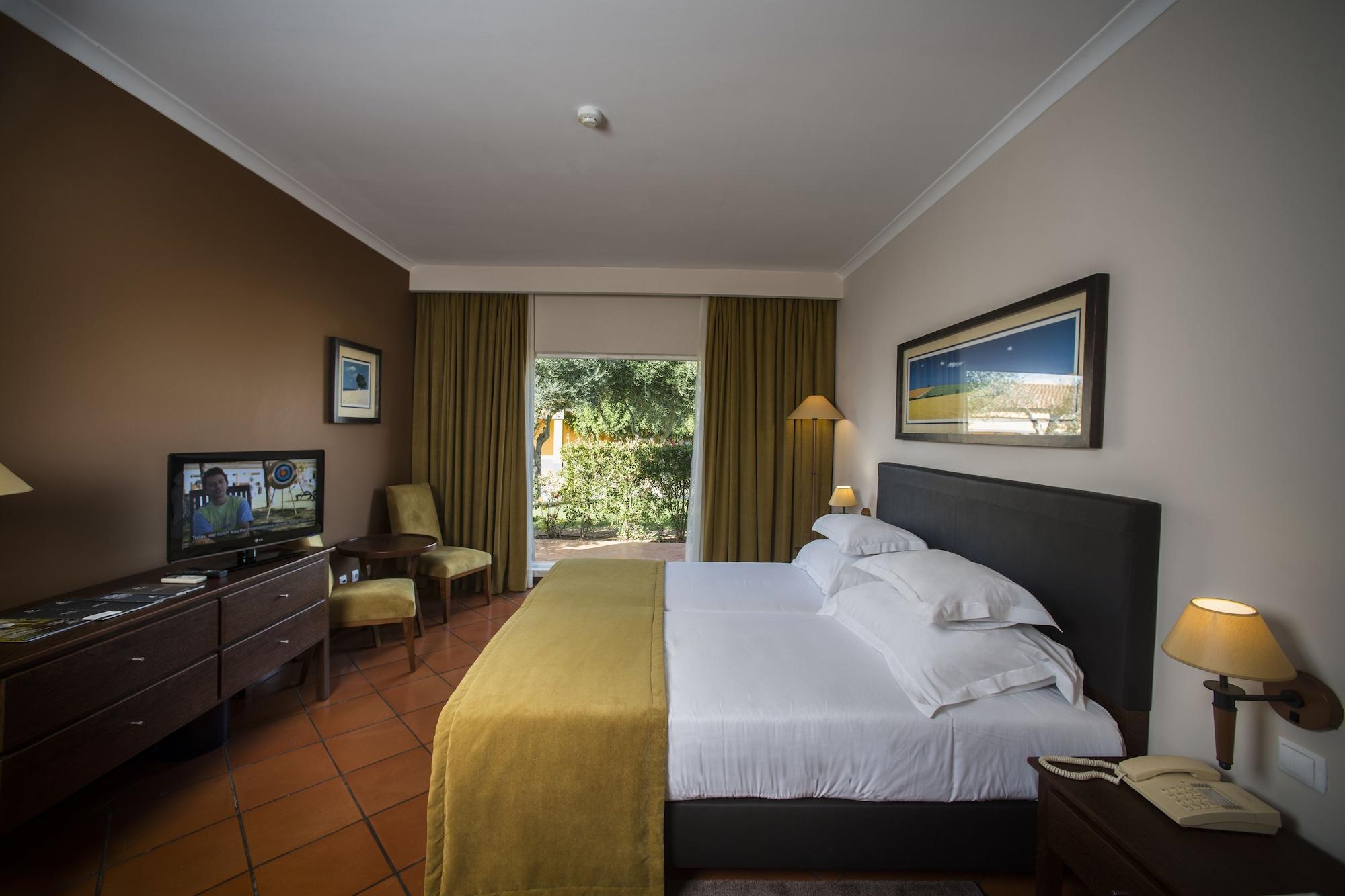 Gale Alentejo Vineyard - Clube De Campo Hotel Albernoa