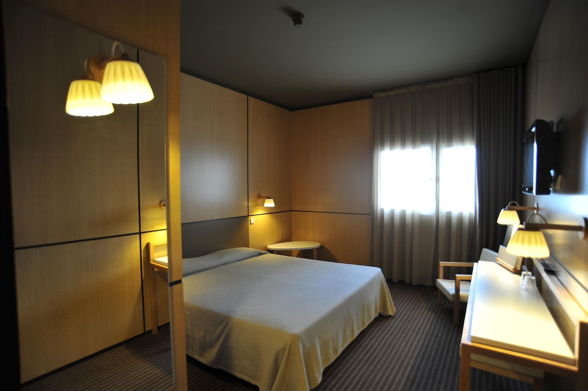 Axis Vermar Conference & Hotel 4*