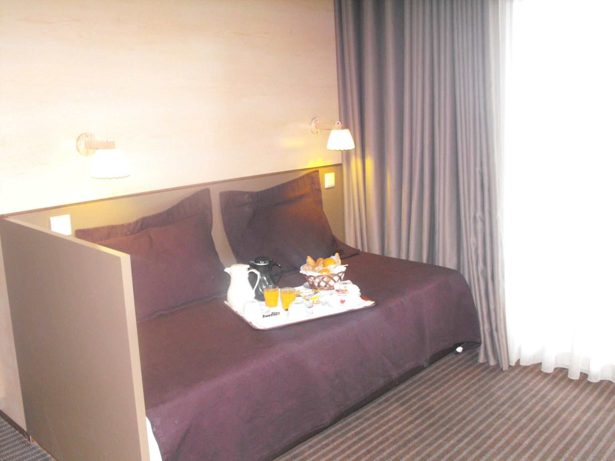 Hotel Axis Vermar Conference & 4*