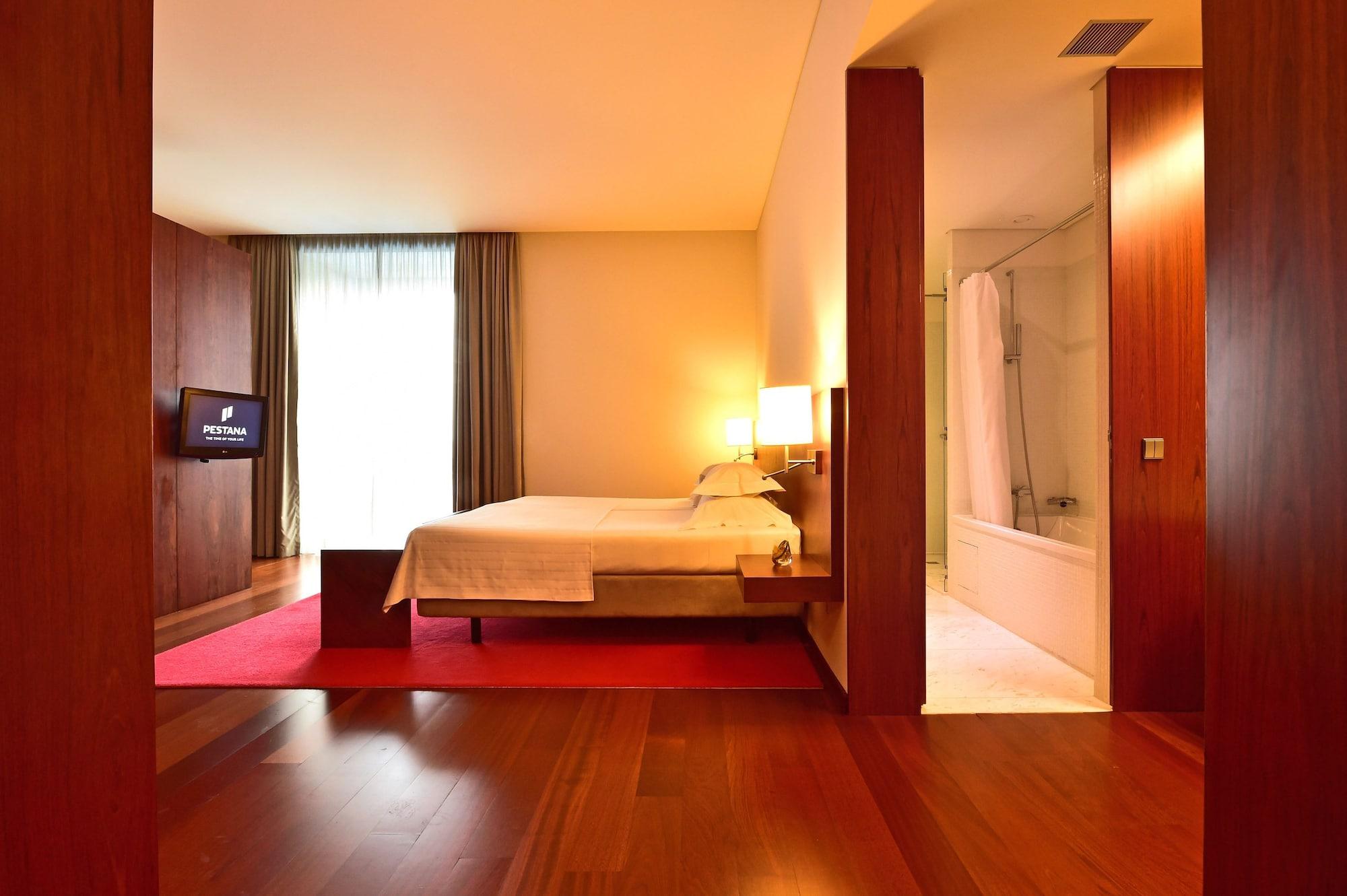 Hotel De 4*