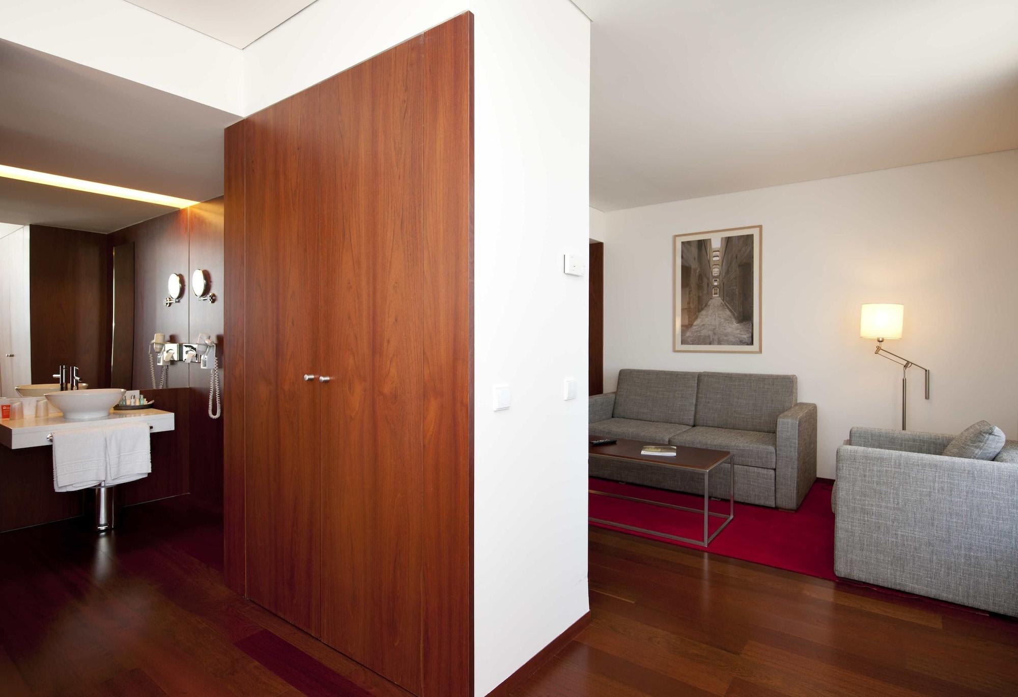 Hotel De 4*