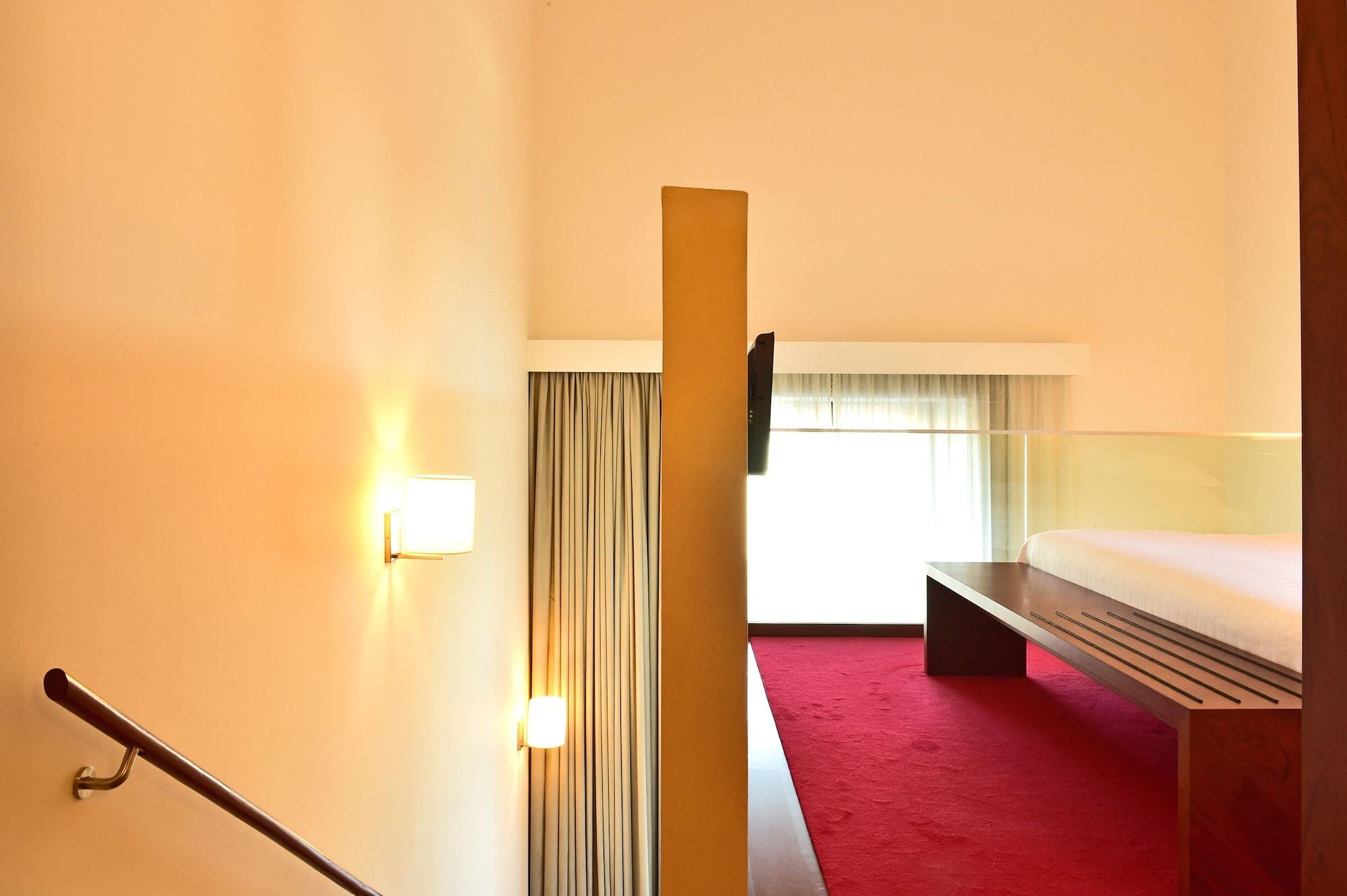 Hotel De 4*